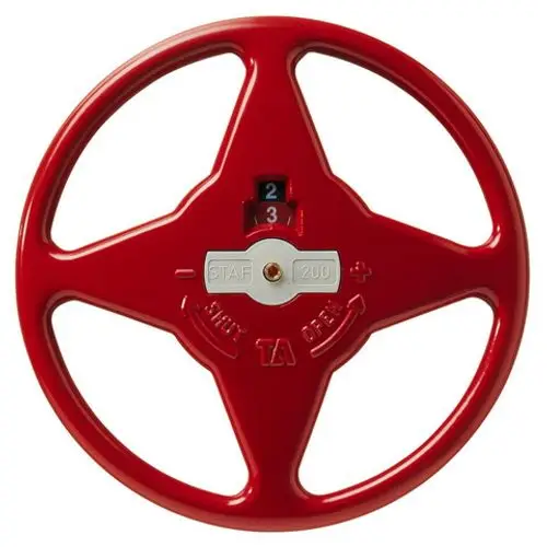 Rotes Handrad mit vier Speichen und Anzeige zur Steuerung, hergestellt von IMI Hydronic Engineering. Sichtbare Einstellungen für Öffnen und Schließen.